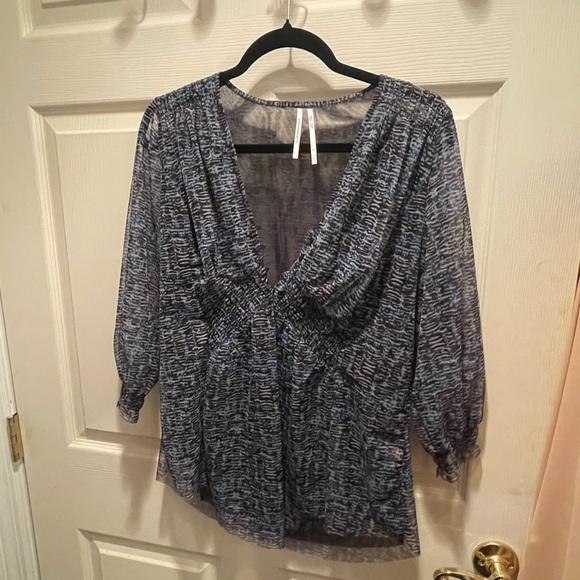 Anthropologie Gretchen Smocked Tunic - Picture 6 of 8